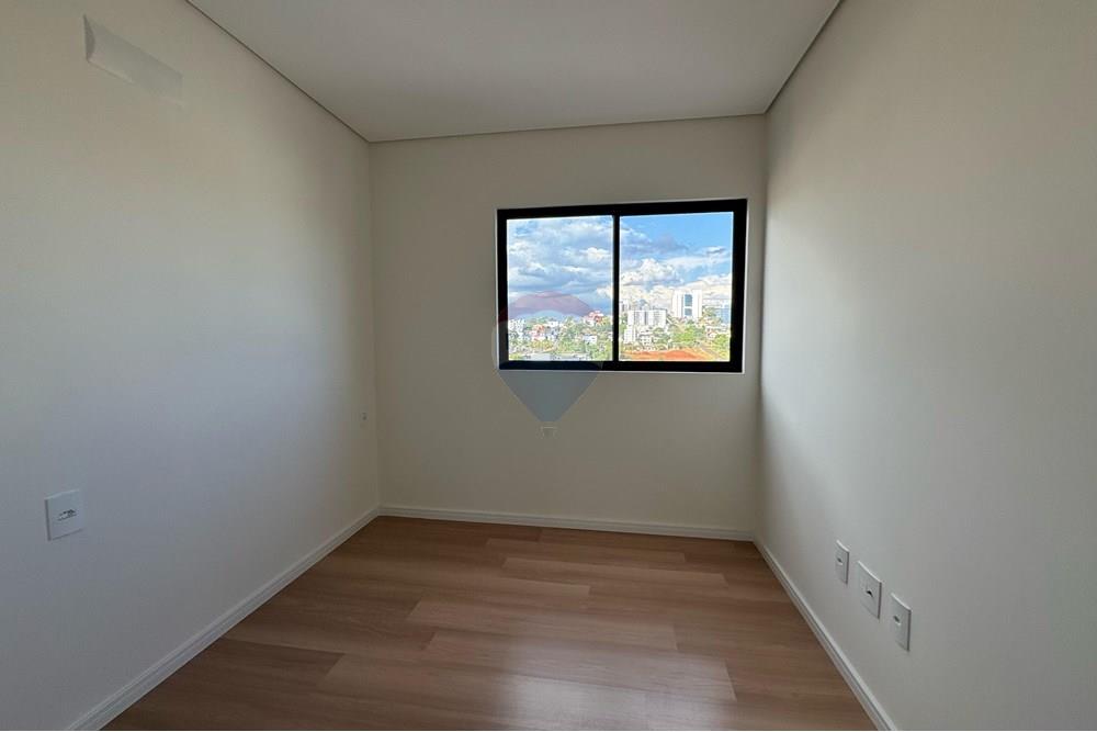 Apartamento à venda com 2 quartos, 70m² - Foto 18