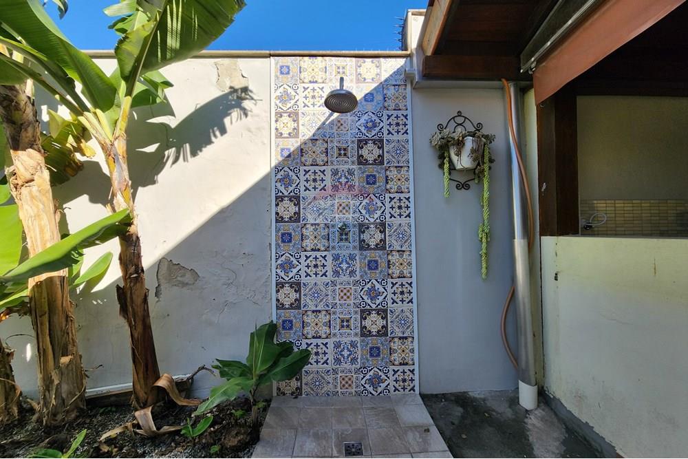 Casa - Venda - Florianópolis , Santa Catarina - Ducha externa.jpg - 590551017-3