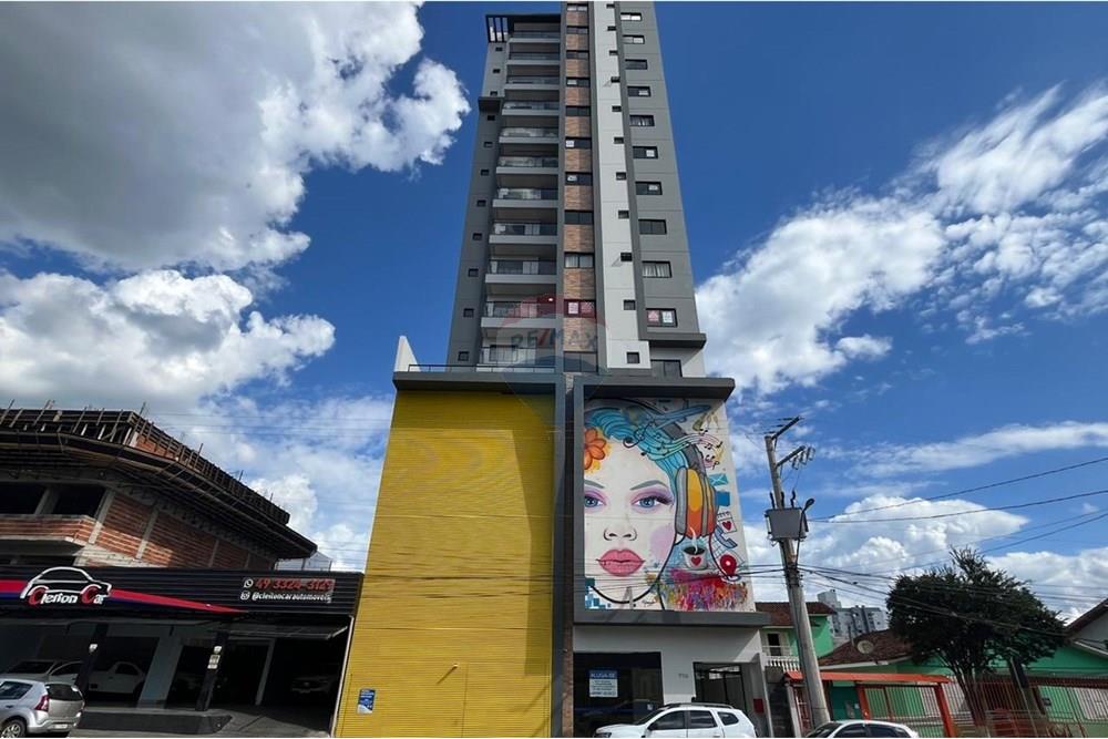 Apartamento à venda com 2 quartos, 70m² - Foto 1