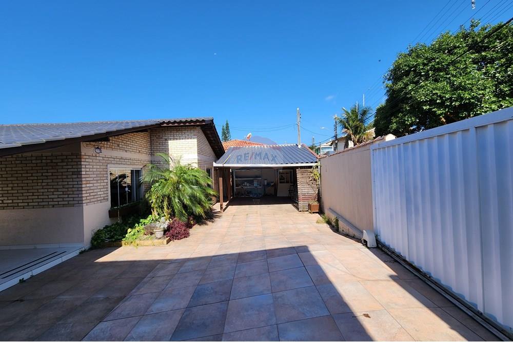 Casa - Venda - Florianópolis , Santa Catarina - 37 Entrada, vista depósito.jpg - 590551017-8