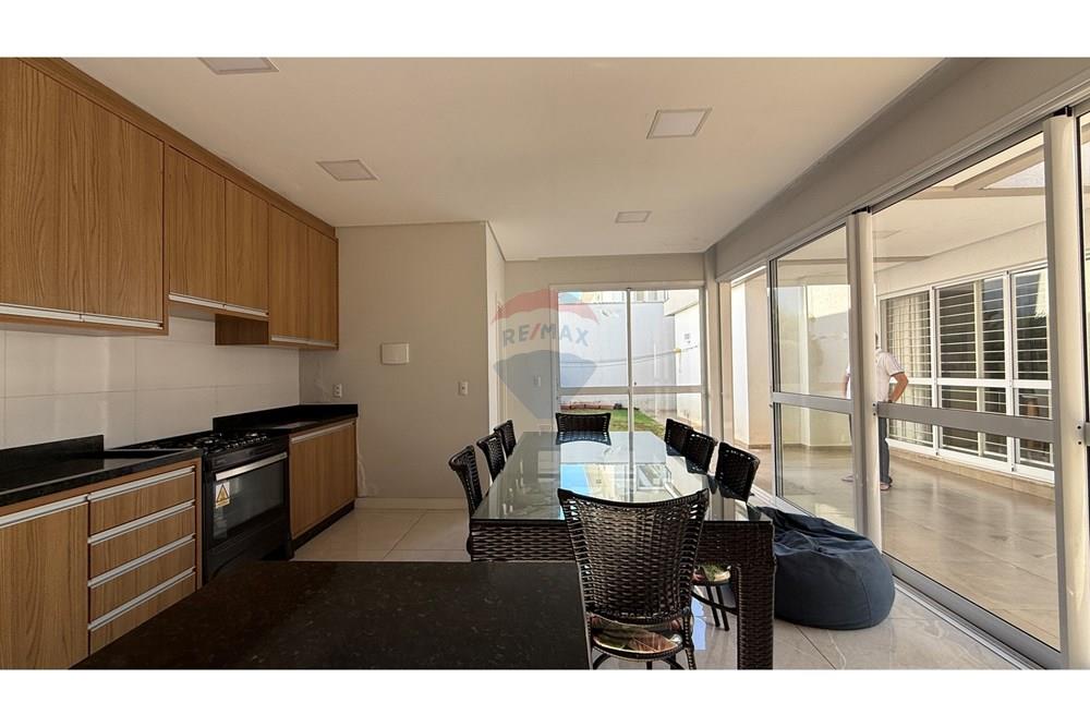 Casa à venda com 3 quartos, 278m² - Foto 11