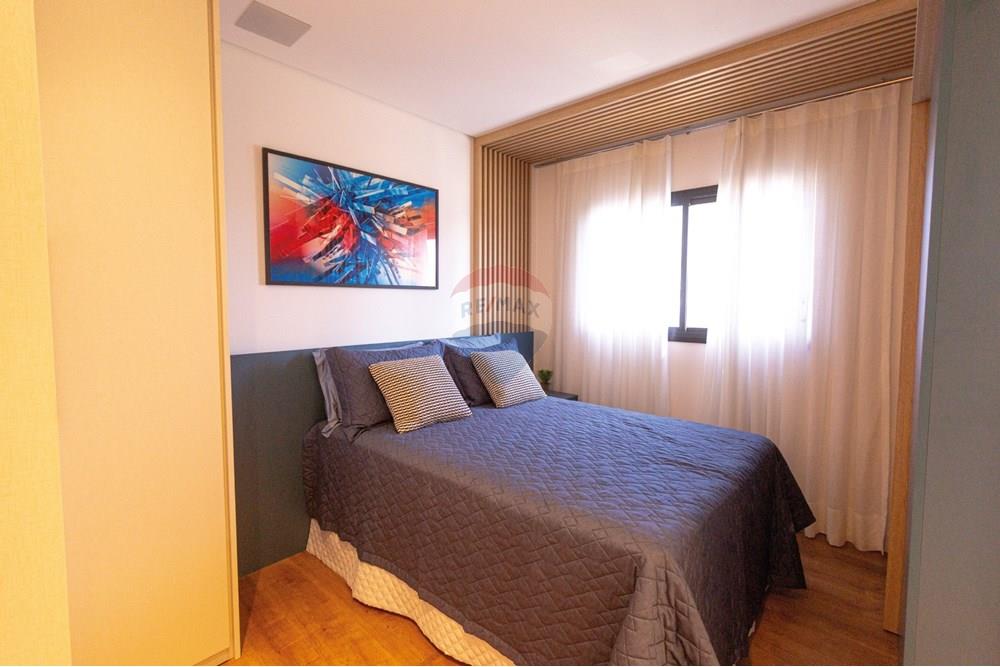 Apartamento à venda com 2 quartos, 64m² - Foto 1