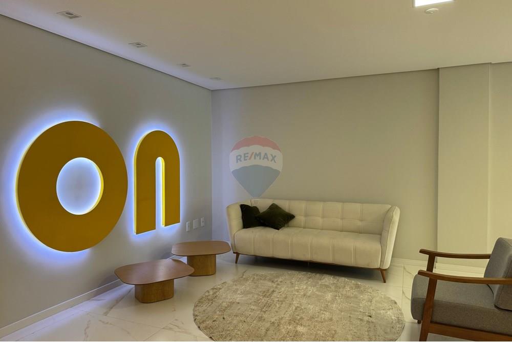 Apartamento à venda com 2 quartos, 70m² - Foto 3