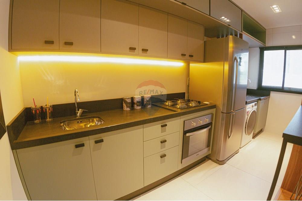 Apartamento à venda com 2 quartos, 64m² - Foto 2