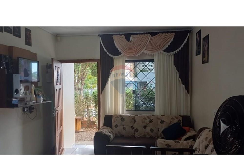 Casa à venda com 2 quartos, 49m² - Foto 2