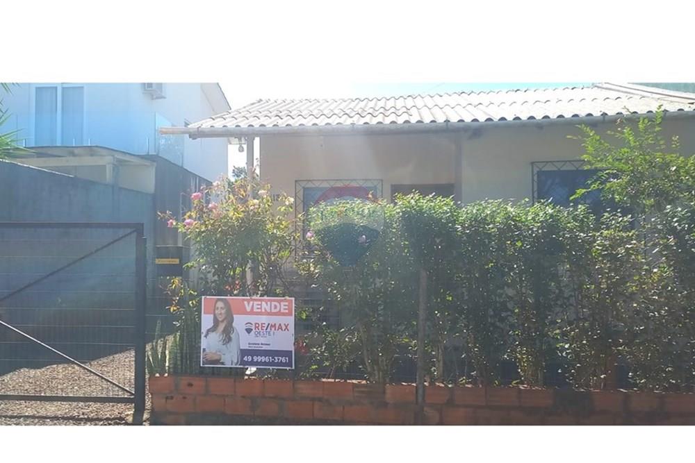Casa à venda com 2 quartos, 49m² - Foto 1