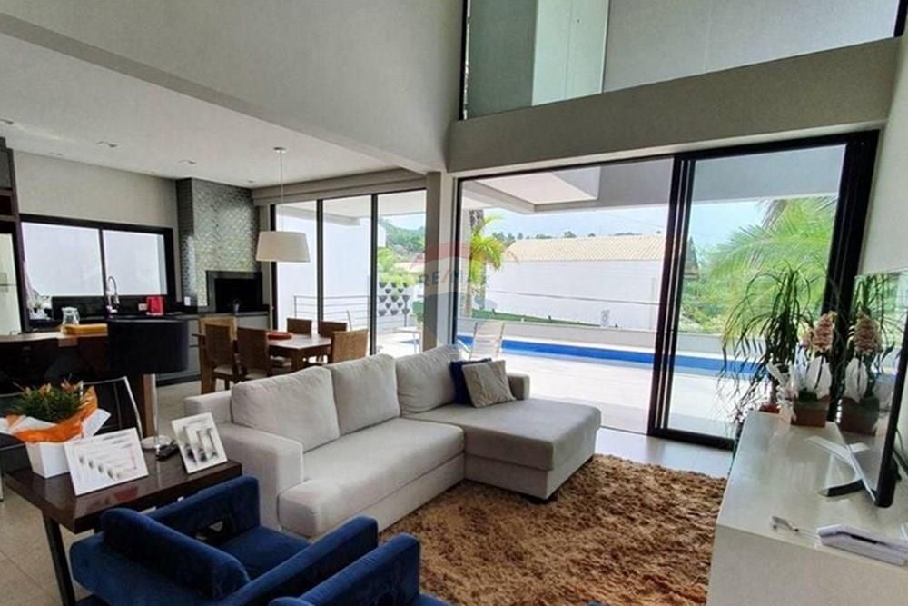 Casa de Condomínio - Venda - Balneário Camboriú , Santa Catarina - WhatsApp Image 2025-06-11 at 15.54.52 (2).jpeg - 590231080-72