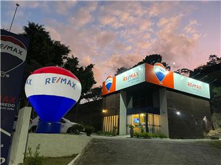 Office of RE/MAX ARVOREDO - Governador Celso Ramos