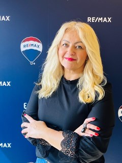 Corretor(a) Associado(a) - Alessandra Coronato Ribeiro - RE/MAX B12