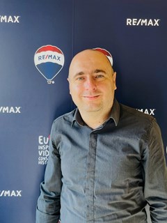 Corretor(a) Associado(a) - Renan Marques Teixeira - RE/MAX B12