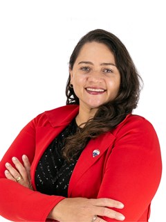 Sabryna Ferraz - RE/MAX STUDIO 76