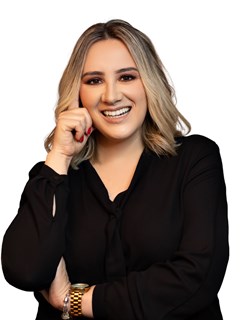 Karina Mustafá Costa - RE/MAX STUDIO 76