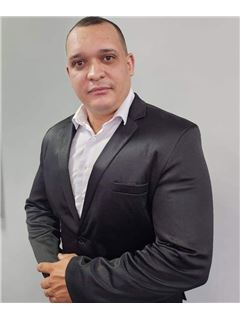 Kelvin Castanho  - RE/MAX SMART