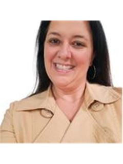 Associate - FernandaLobiancoVila - RE/MAX ARES