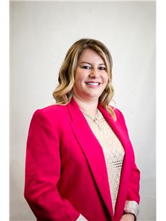 Pricila Bandeira - RE/MAX THE COLLECTION IMOBI