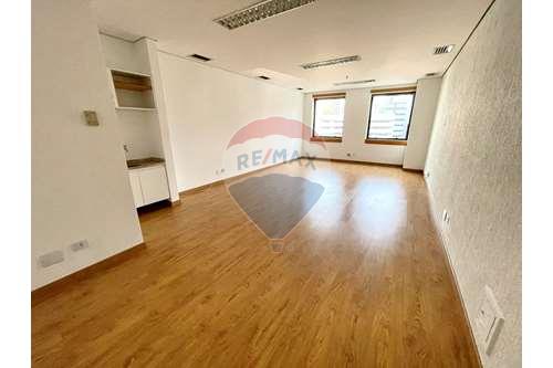 Venda-Cj. Comercial/ Sala-Rua Alcides Ricardini Neves , 12  - Uma quadra da Berrini  - Cidade Monções , São Paulo , São Paulo , 04575-050-602241008-10