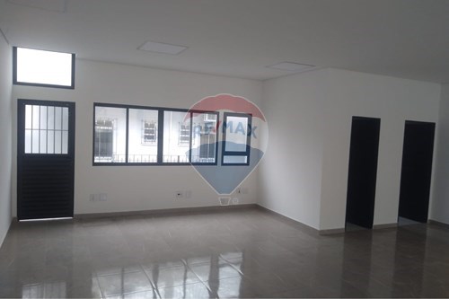 Alugar-Cj. Comercial/ Sala-Rua Joaquim Oliveira Freitas , 1313  - Paralela à Av. Elísio Cordeiro de Siqueira  - Vila Mangalot , São Paulo , São Paulo , 05133002-601141061-148