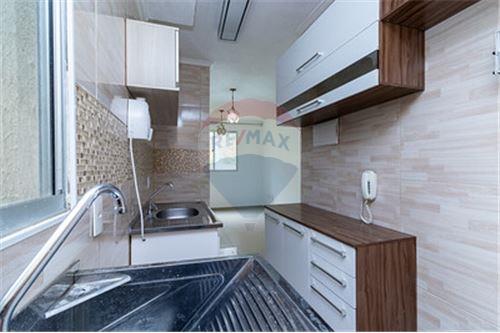 Apartamento à venda com 2 quartos, 39m² - Foto 2