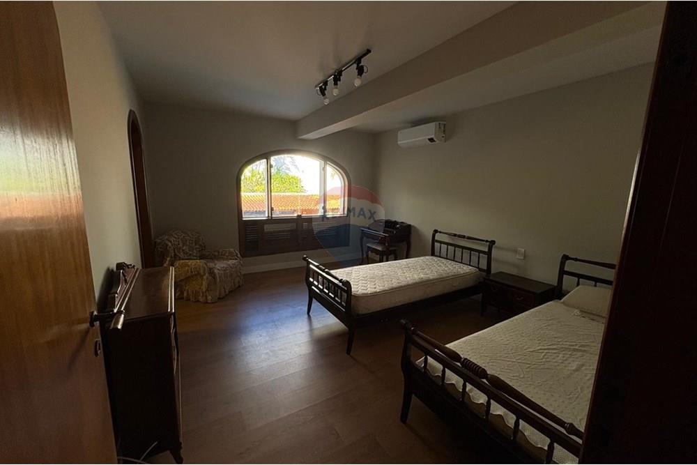 Casa para alugar com 5 quartos, 506m² - Foto 23