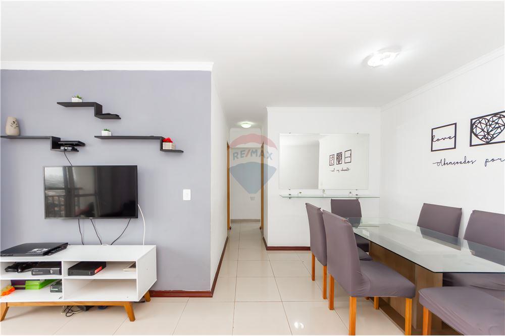 Apartamento à venda com 3 quartos, 68m² - Foto 2