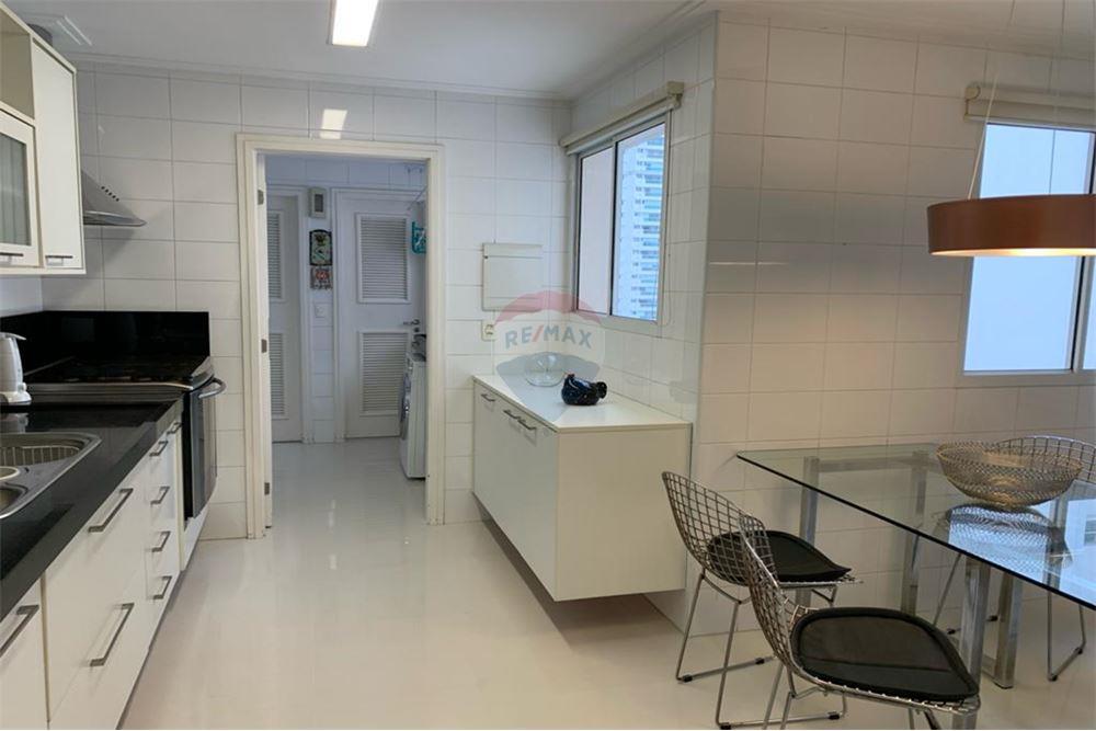 Apartamento para alugar com 3 quartos, 186m² - Foto 32