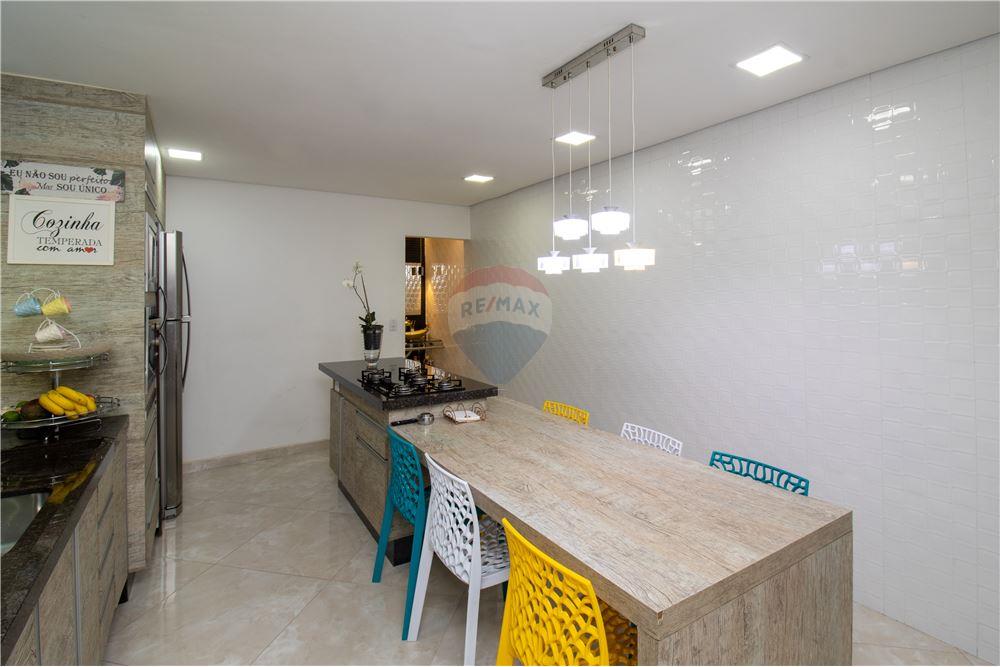 Casa à venda com 3 quartos, 290m² - Foto 16