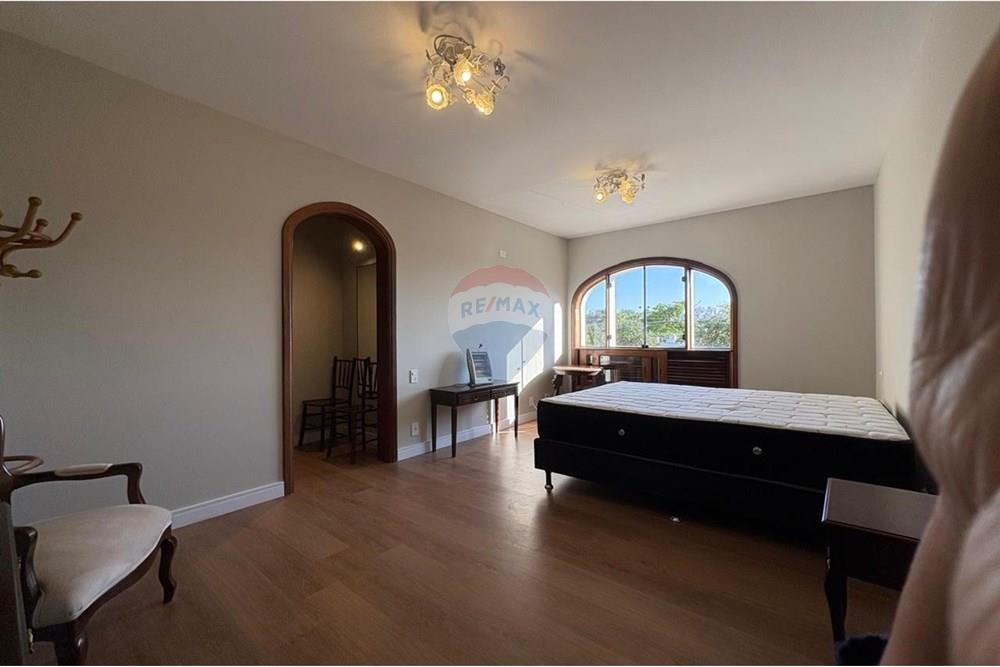 Casa para alugar com 5 quartos, 506m² - Foto 17