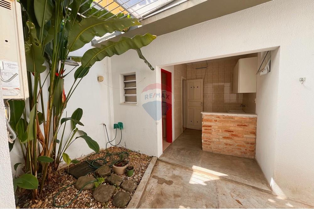 Casa para alugar com 3 quartos, 225m² - Foto 17