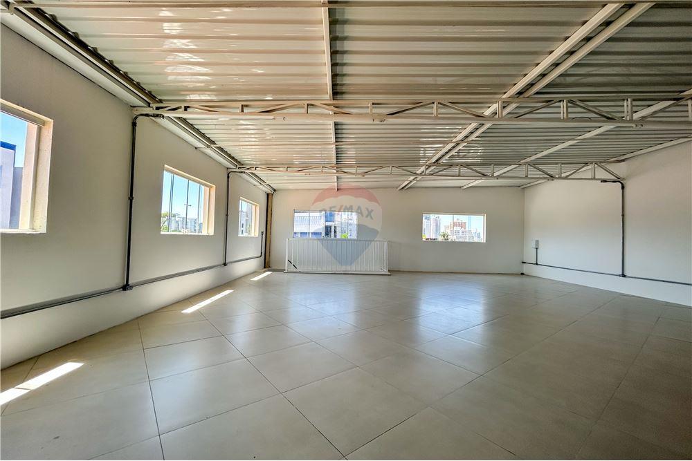 Prédio Inteiro para alugar, 200m² - Foto 2