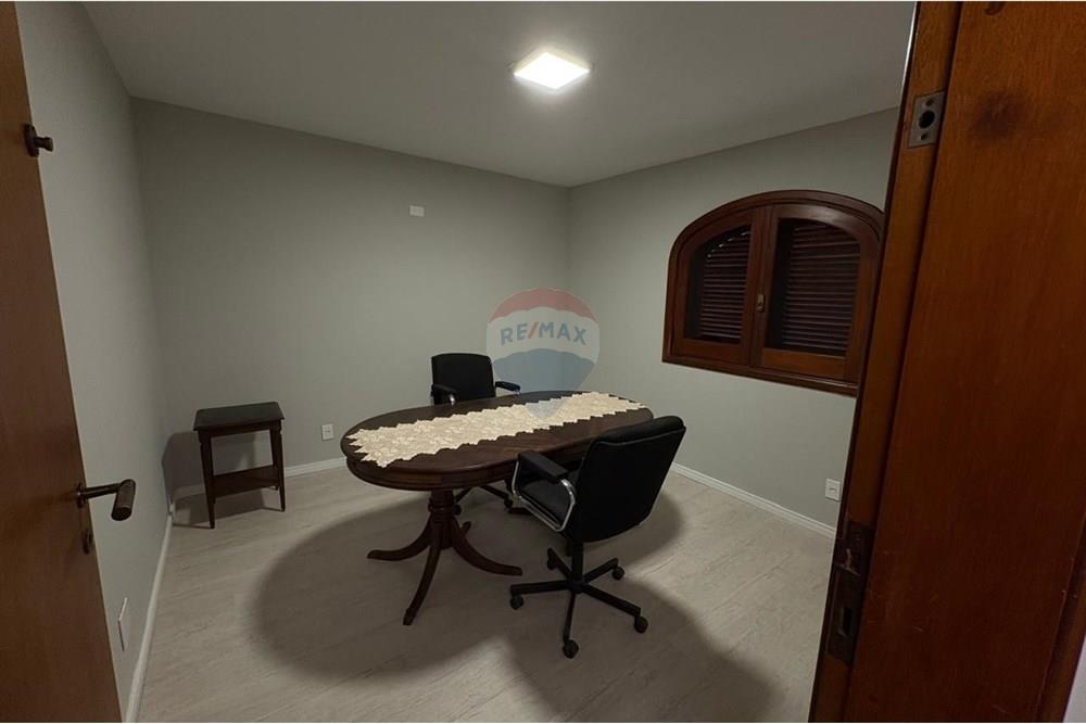 Casa para alugar com 5 quartos, 506m² - Foto 34