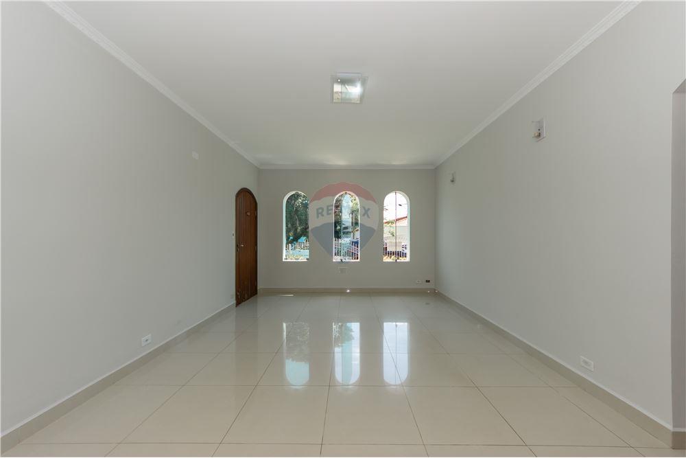 Casa à venda com 3 quartos, 250m² - Foto 4