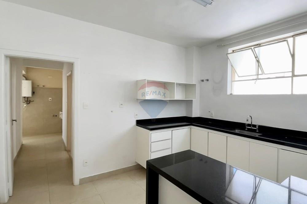 Apartamento à venda com 3 quartos, 227m² - Foto 11