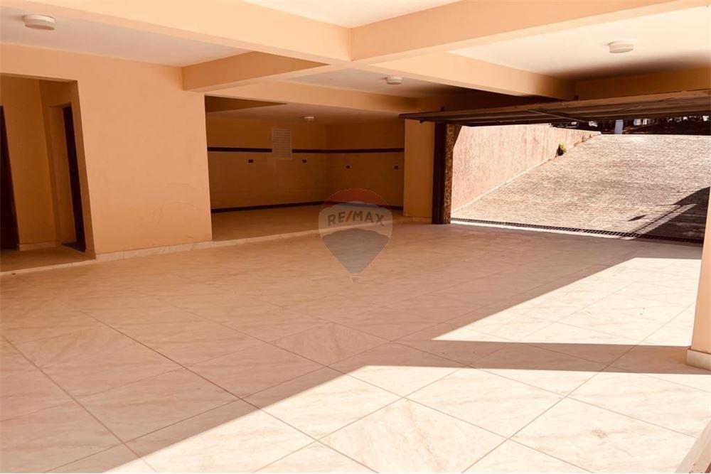 Casa para alugar com 4 quartos, 500m² - Foto 4