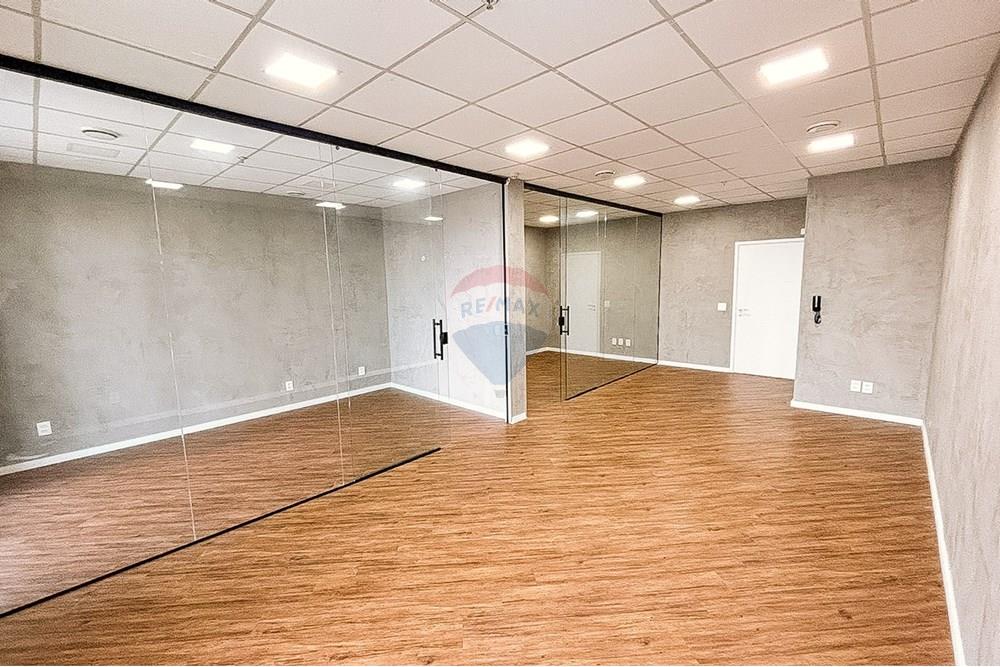 Conjunto Comercial-Sala para alugar com 2 quartos, 64m² - Foto 8