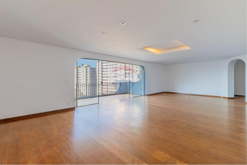 Apartamento para alugar com 4 quartos, 312m² - Foto 1