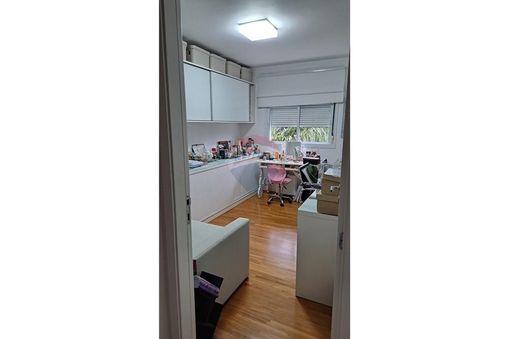 Apartamento à venda com 4 quartos, 218m² - Foto 11