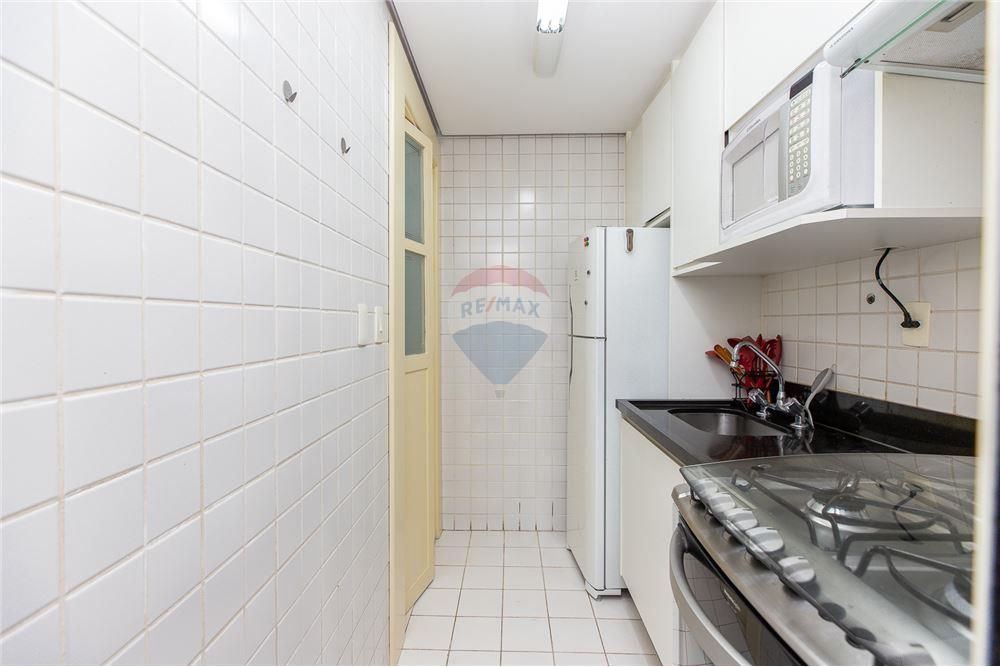 Apartamento à venda com 1 quarto, 45m² - Foto 11