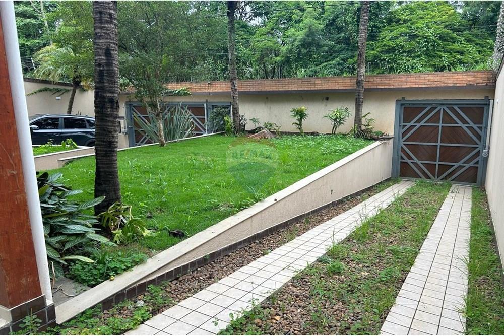 Casa para alugar com 4 quartos, 570m² - Foto 47