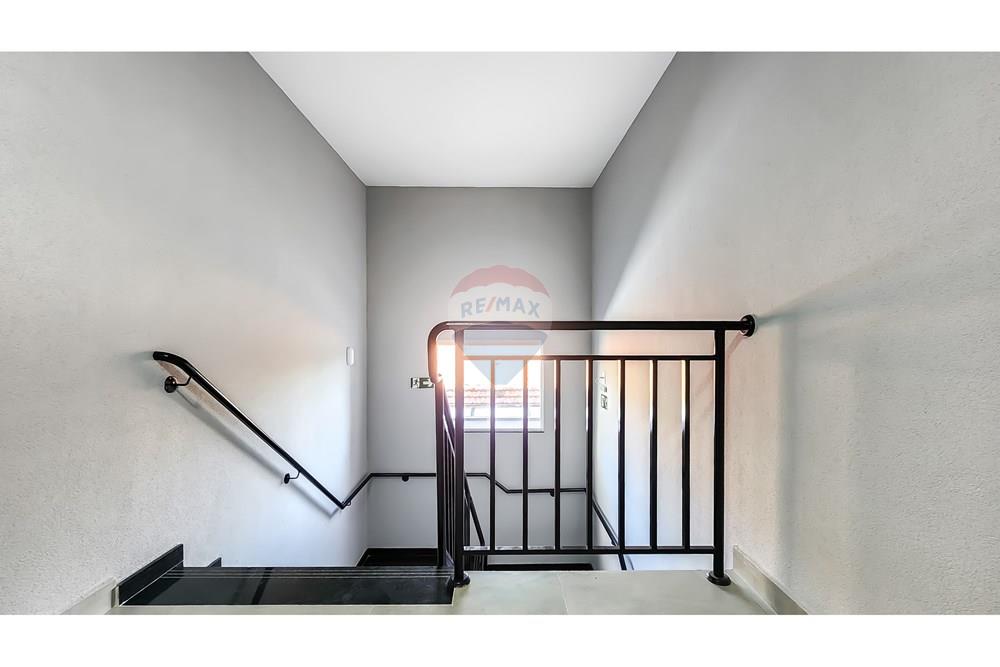 Apartamento - Venda - São Paulo , São Paulo - 04 Escada descendo.jpg - Corredor - 601371009-31