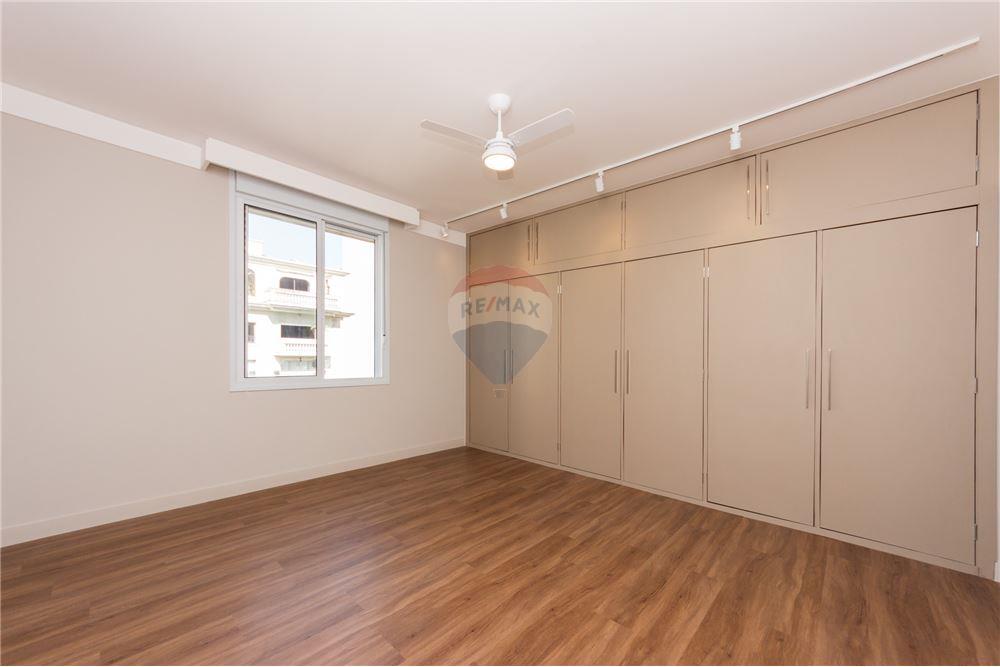 Apartamento à venda com 3 quartos, 212m² - Foto 17