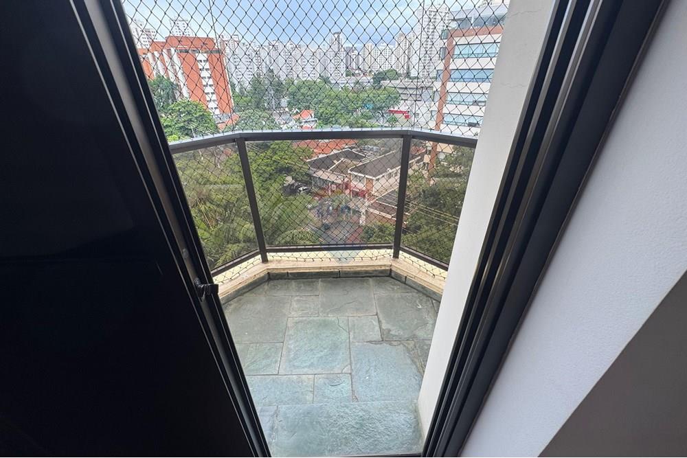 Apartamento para alugar com 2 quartos, 102m² - Foto 18