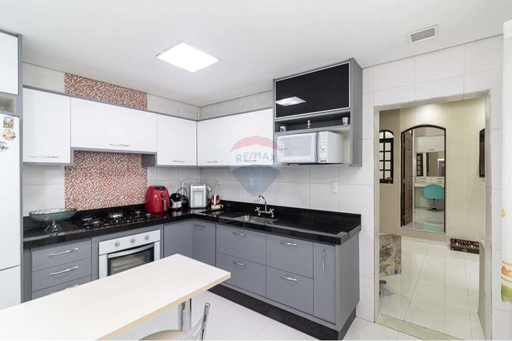 Casa à venda com 3 quartos, 61m² - Foto 1