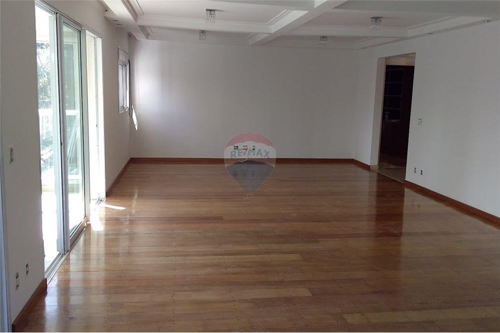 Apartamento para alugar com 4 quartos, 240m² - Foto 9