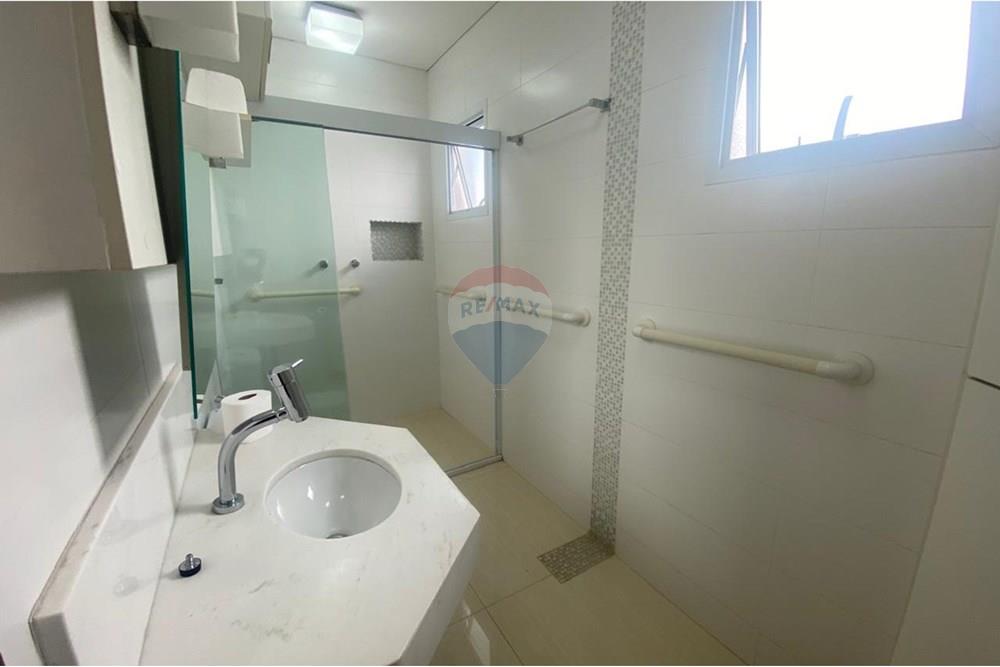 Casa de Condomínio para alugar com 5 quartos, 550m² - Foto 26