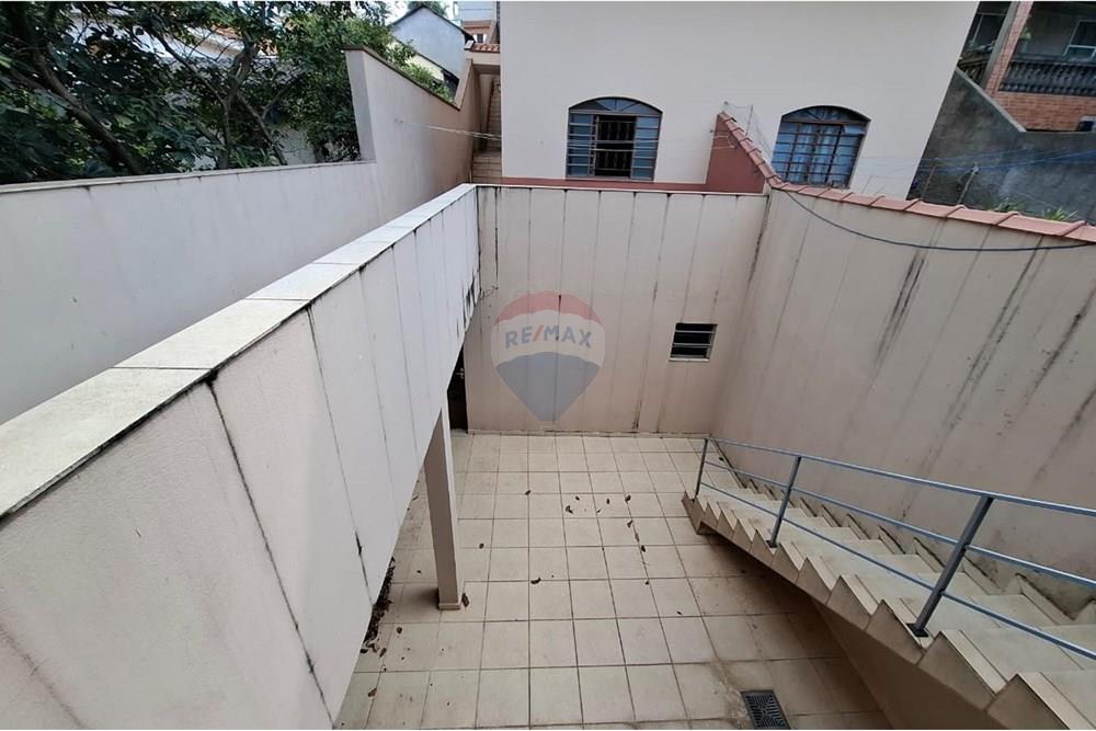 Casa para alugar com 4 quartos, 290m² - Foto 17