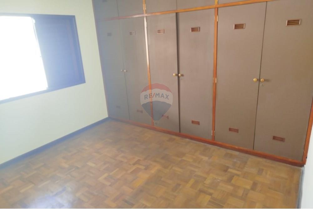 Casa para alugar com 3 quartos, 239m² - Foto 8