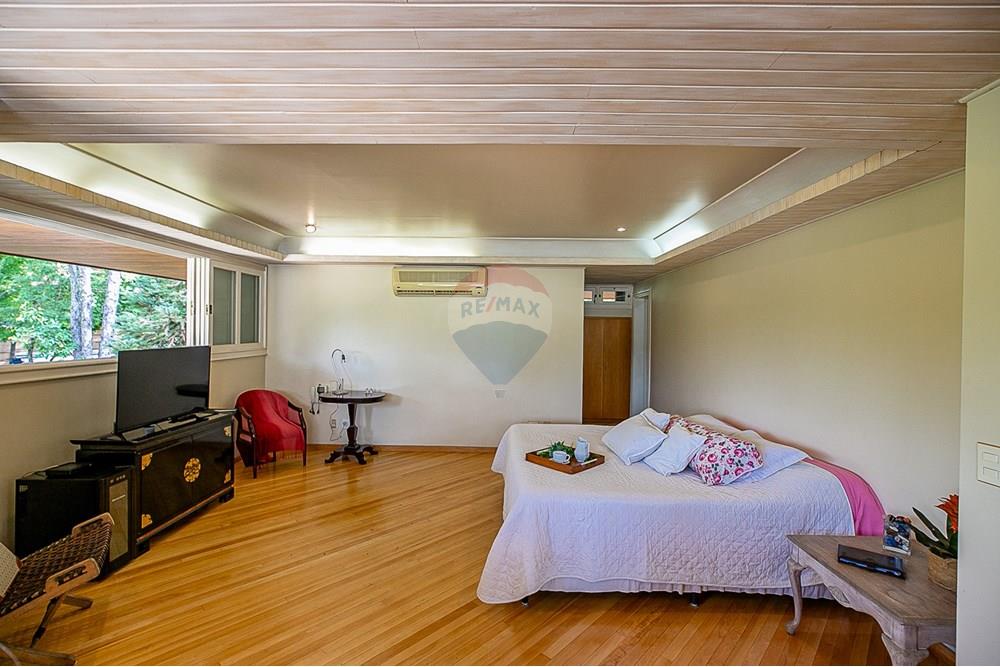 Casa à venda com 4 quartos, 1023m² - Foto 39