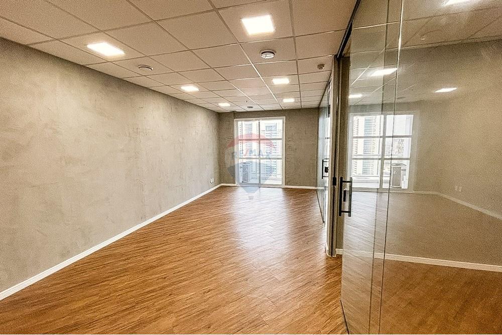 Conjunto Comercial-Sala para alugar com 2 quartos, 64m² - Foto 3