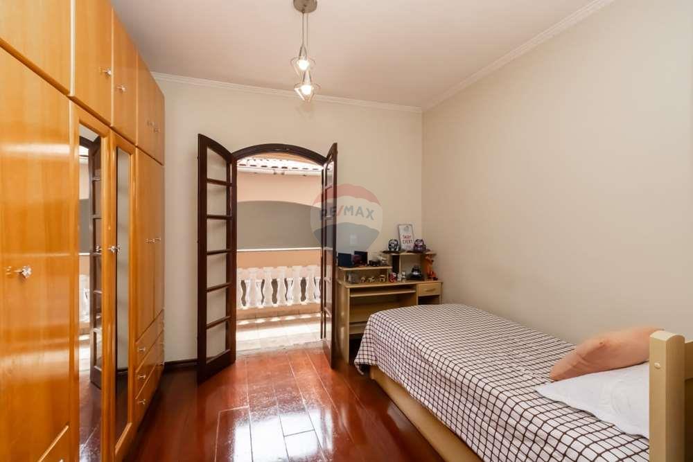 Casa à venda com 3 quartos, 366m² - Foto 8