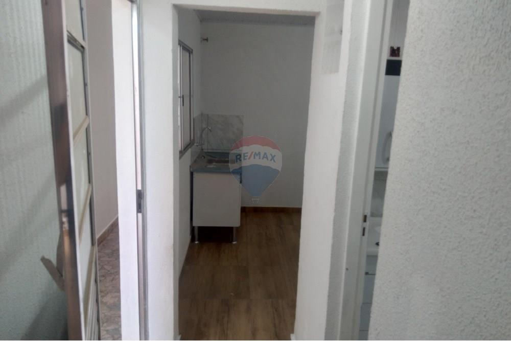 Casa para alugar com 1 quarto, 50m² - Foto 12